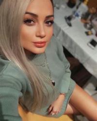 Kocaeli Escort Erkekler yatağımın içerisinde dolgun kalçam